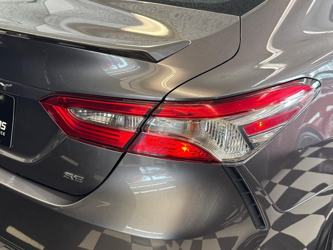 2018 Toyota Camry SE+New Tires+Brakes+Adaptive Cruise+CLEAN CARFAX - Photo #58