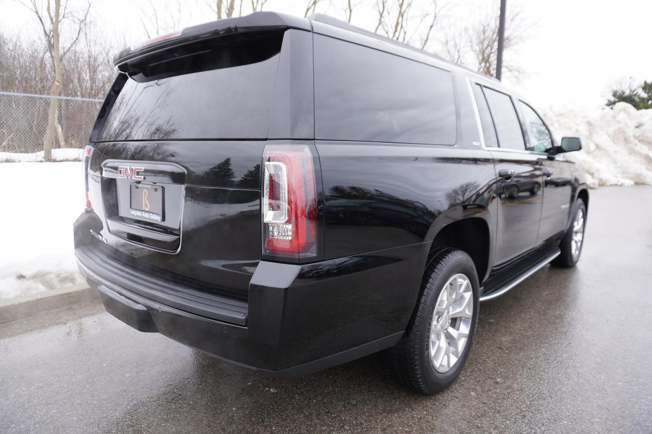 2017 GMC Yukon XL SLT / 8 PASSENGER / DUAL DVD / LOCAL SUV / LOADED Photo3