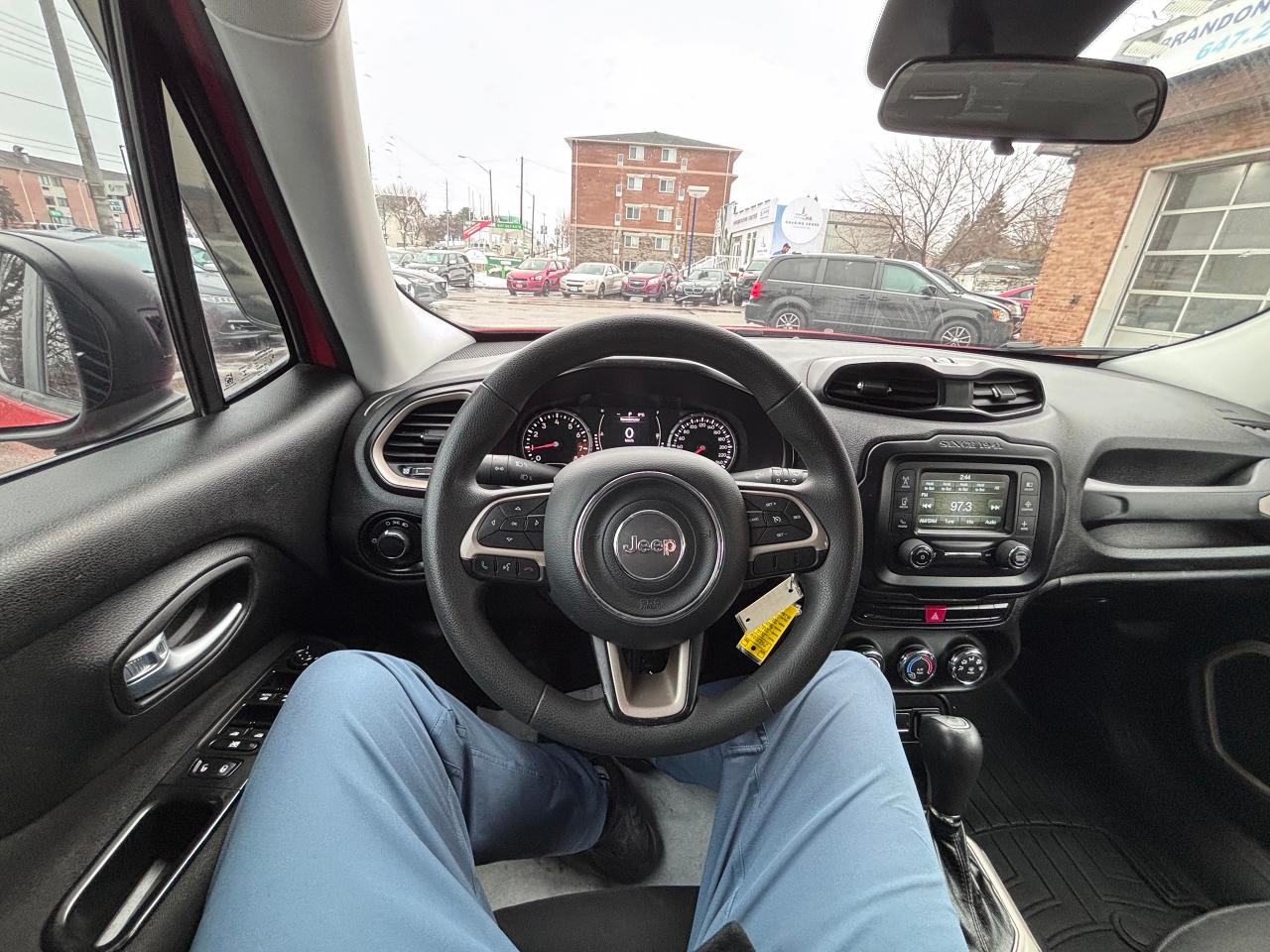 2015 Jeep Renegade 4x4 BACKUP CAM SPORT - Photo #15