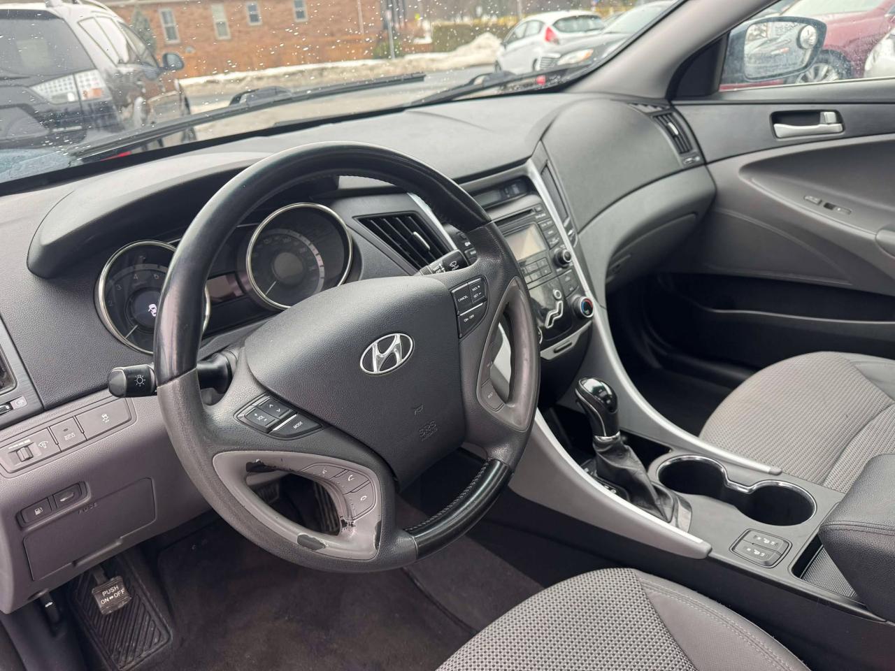 2012 Hyundai Sonata 4dr Sdn 2.4L Auto GLS - Photo #13