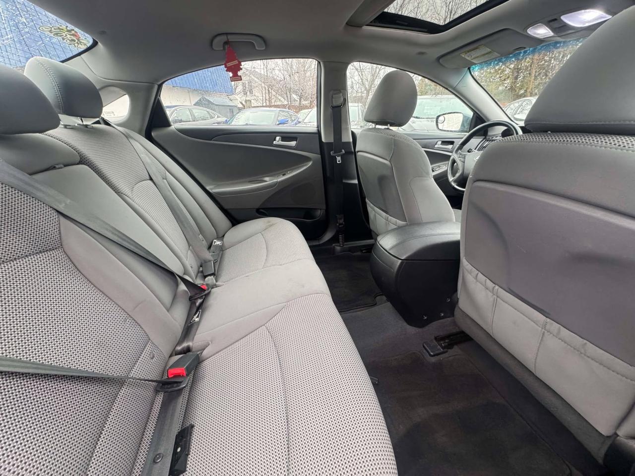 2012 Hyundai Sonata 4dr Sdn 2.4L Auto GLS - Photo #16