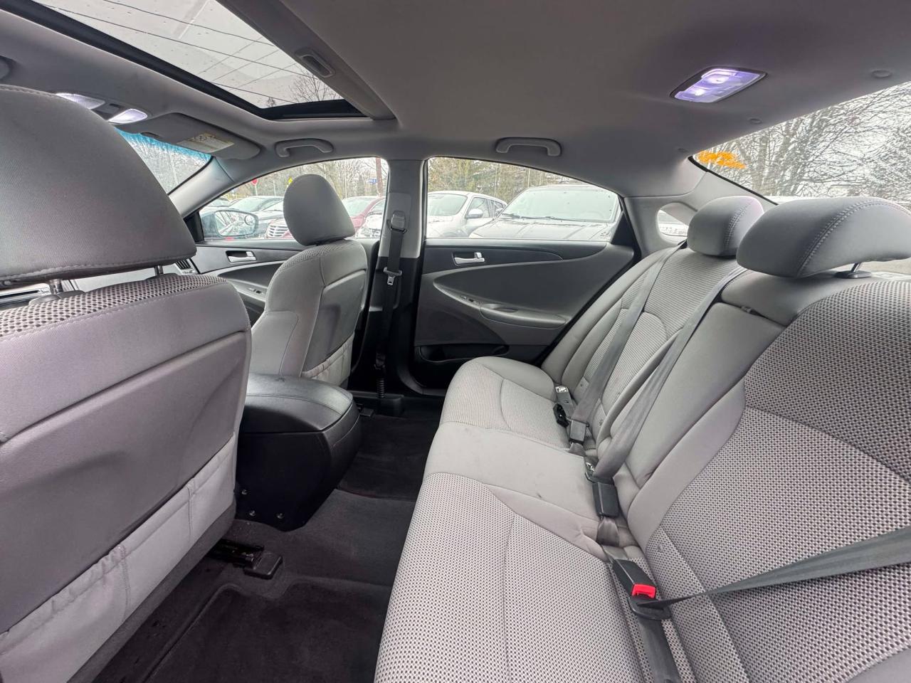 2012 Hyundai Sonata 4dr Sdn 2.4L Auto GLS - Photo #17