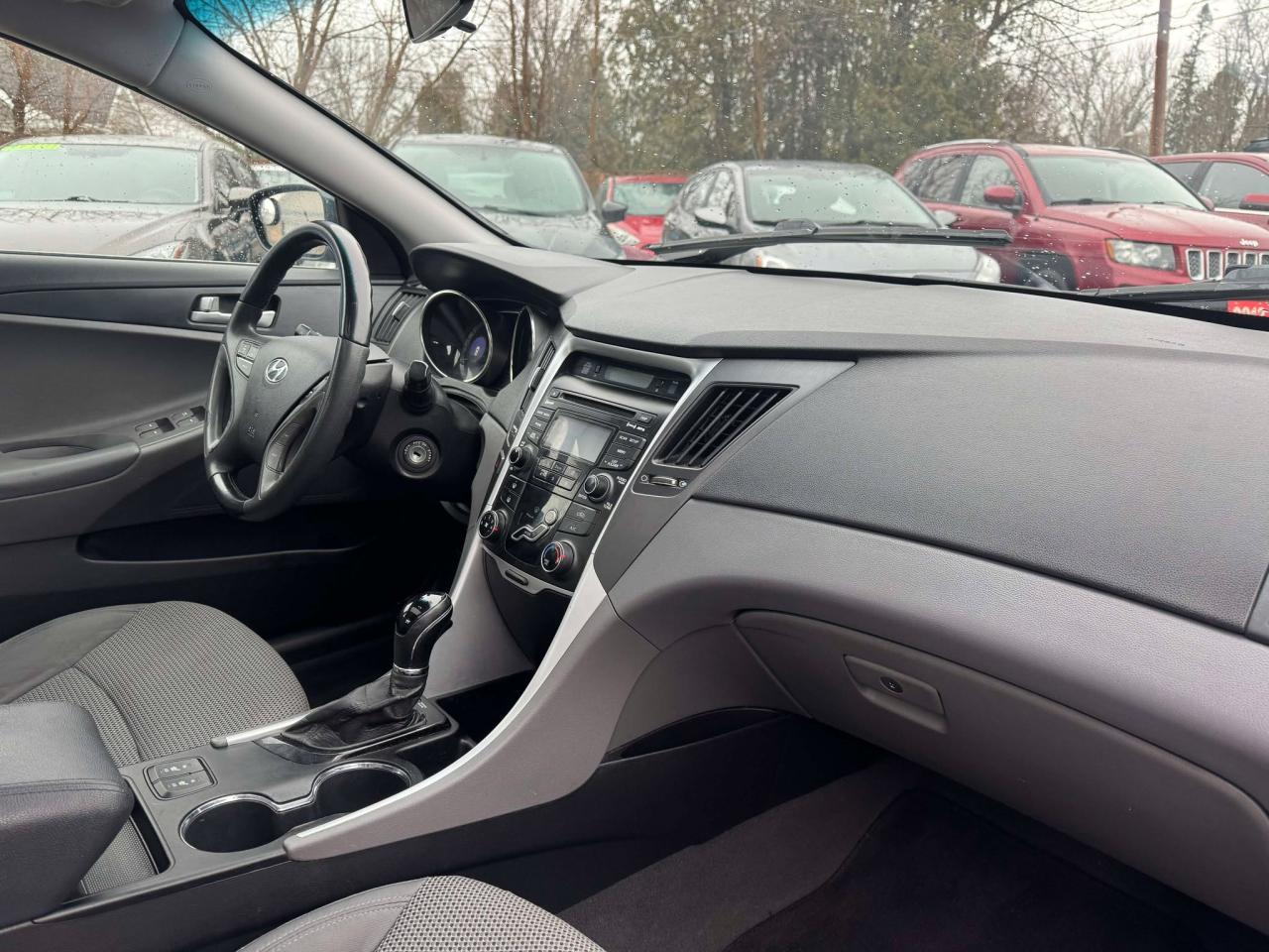 2012 Hyundai Sonata 4dr Sdn 2.4L Auto GLS - Photo #11