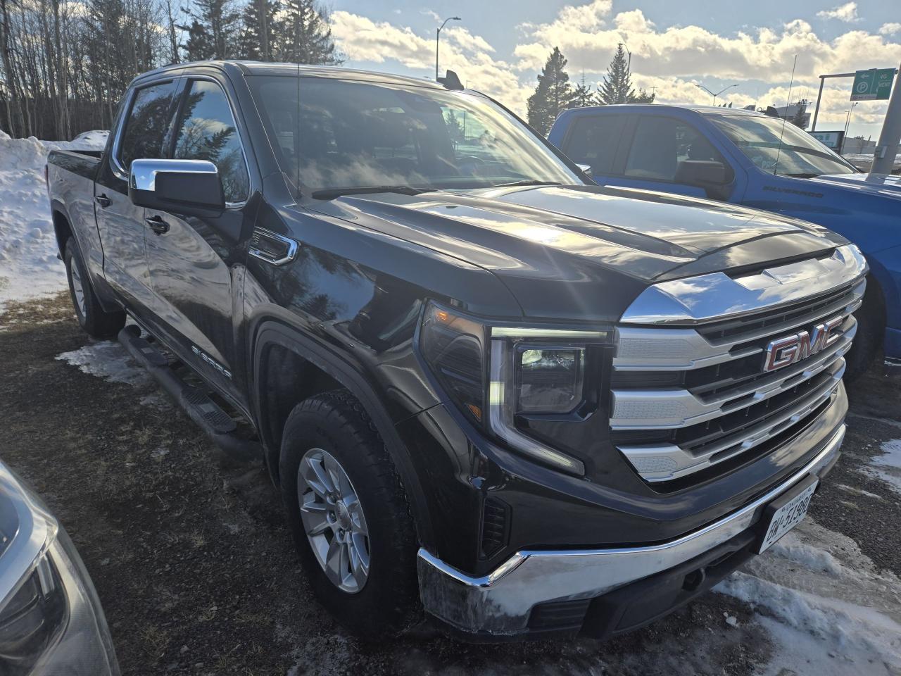 2023 GMC Sierra 1500 4WD Crew Cab 147" SLE - Photo #3