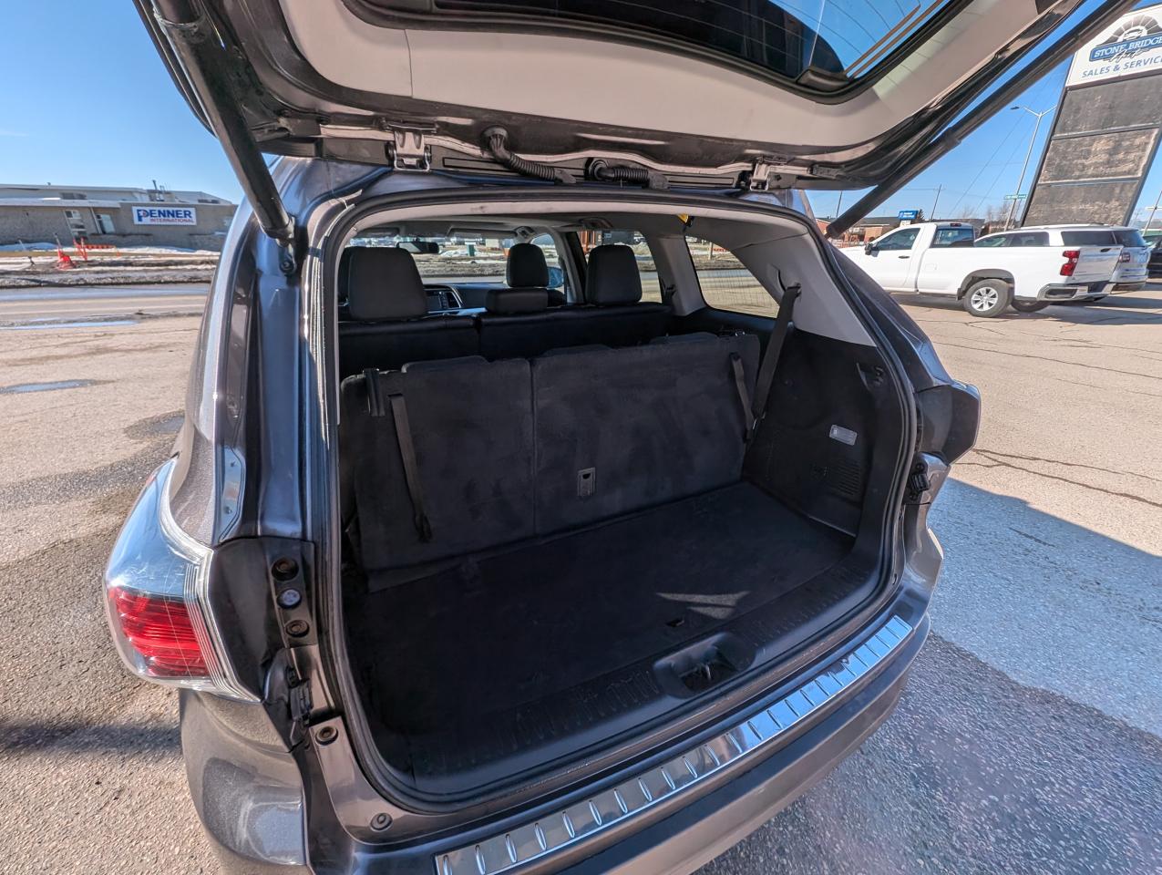 2015 Toyota Highlander XLE | No Accidents | 8 Passenger | Leather - Photo #6
