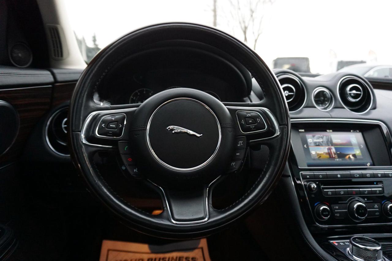 2016 Jaguar XJ -Series XJ R-SPORT AWD CERTIFIED *ACCIDENT FREE* CAMERA NAV BLUETOOTH LEATHER HEATED SEATS PANO ROOF CRUISE ALLOYS - Photo #10