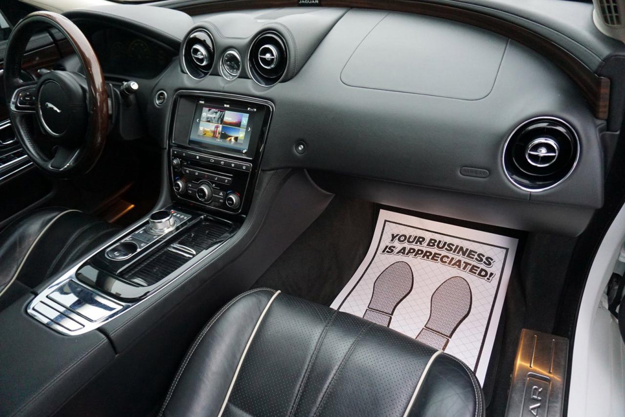 2016 Jaguar XJ -Series XJ R-SPORT AWD CERTIFIED *ACCIDENT FREE* CAMERA NAV BLUETOOTH LEATHER HEATED SEATS PANO ROOF CRUISE ALLOYS - Photo #13