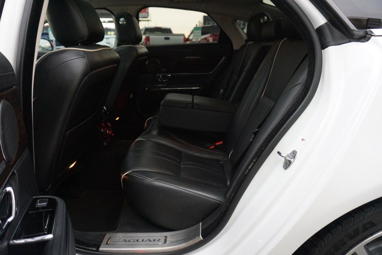 2016 Jaguar XJ -Series XJ R-SPORT AWD CERTIFIED *ACCIDENT FREE* CAMERA NAV BLUETOOTH LEATHER HEATED SEATS PANO ROOF CRUISE ALLOYS - Photo #16