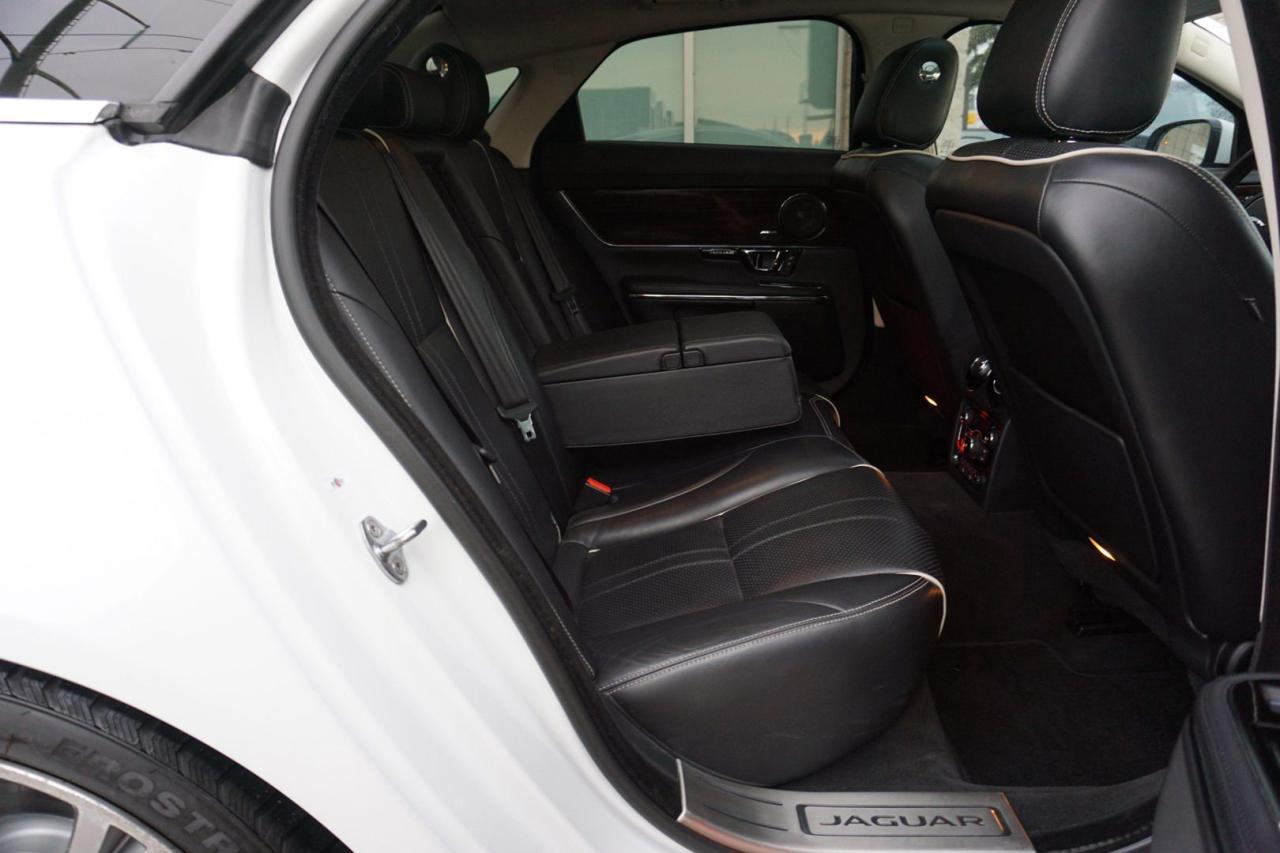 2016 Jaguar XJ -Series XJ R-SPORT AWD CERTIFIED *ACCIDENT FREE* CAMERA NAV BLUETOOTH LEATHER HEATED SEATS PANO ROOF CRUISE ALLOYS - Photo #17