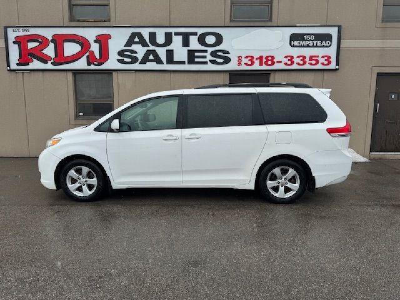 Used 2011 Toyota Sienna LE,8 PASSENGER,1 OWNER 126000KM for sale in Hamilton, ON