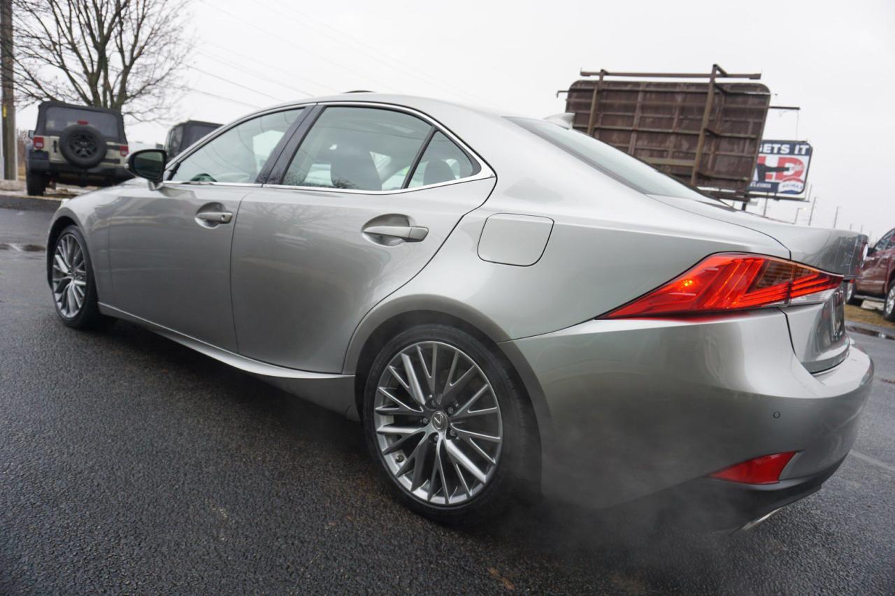 2019 Lexus IS 300 AWD CERTIFIED CAMERA NAV BLUETOOTH LEATHER HEATED SEATS SUNROOF CRUISE ALLOYS - Photo #4