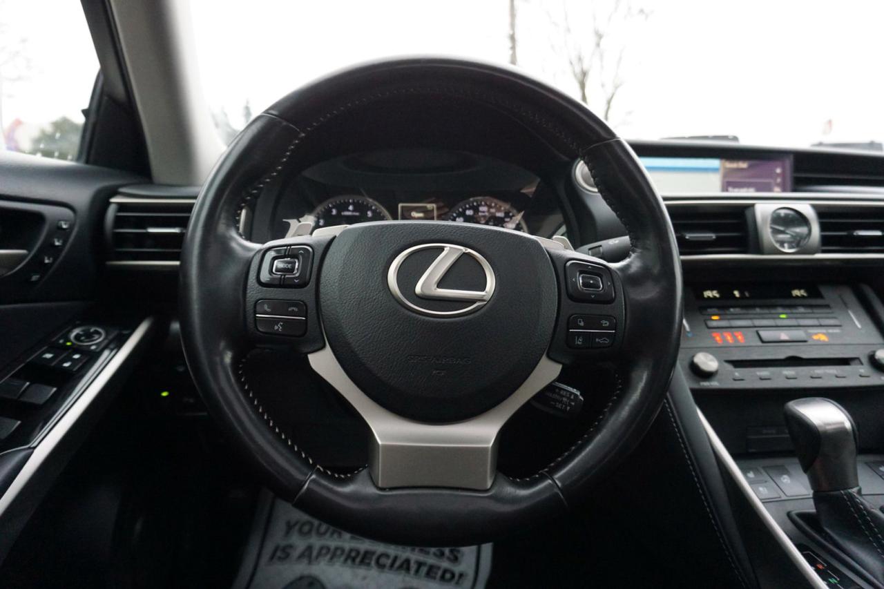 2019 Lexus IS 300 AWD CERTIFIED CAMERA NAV BLUETOOTH LEATHER HEATED SEATS SUNROOF CRUISE ALLOYS - Photo #10