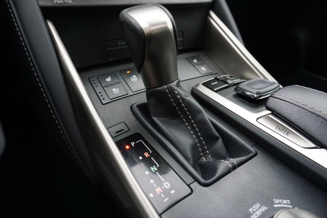 2019 Lexus IS 300 AWD CERTIFIED CAMERA NAV BLUETOOTH LEATHER HEATED SEATS SUNROOF CRUISE ALLOYS - Photo #20