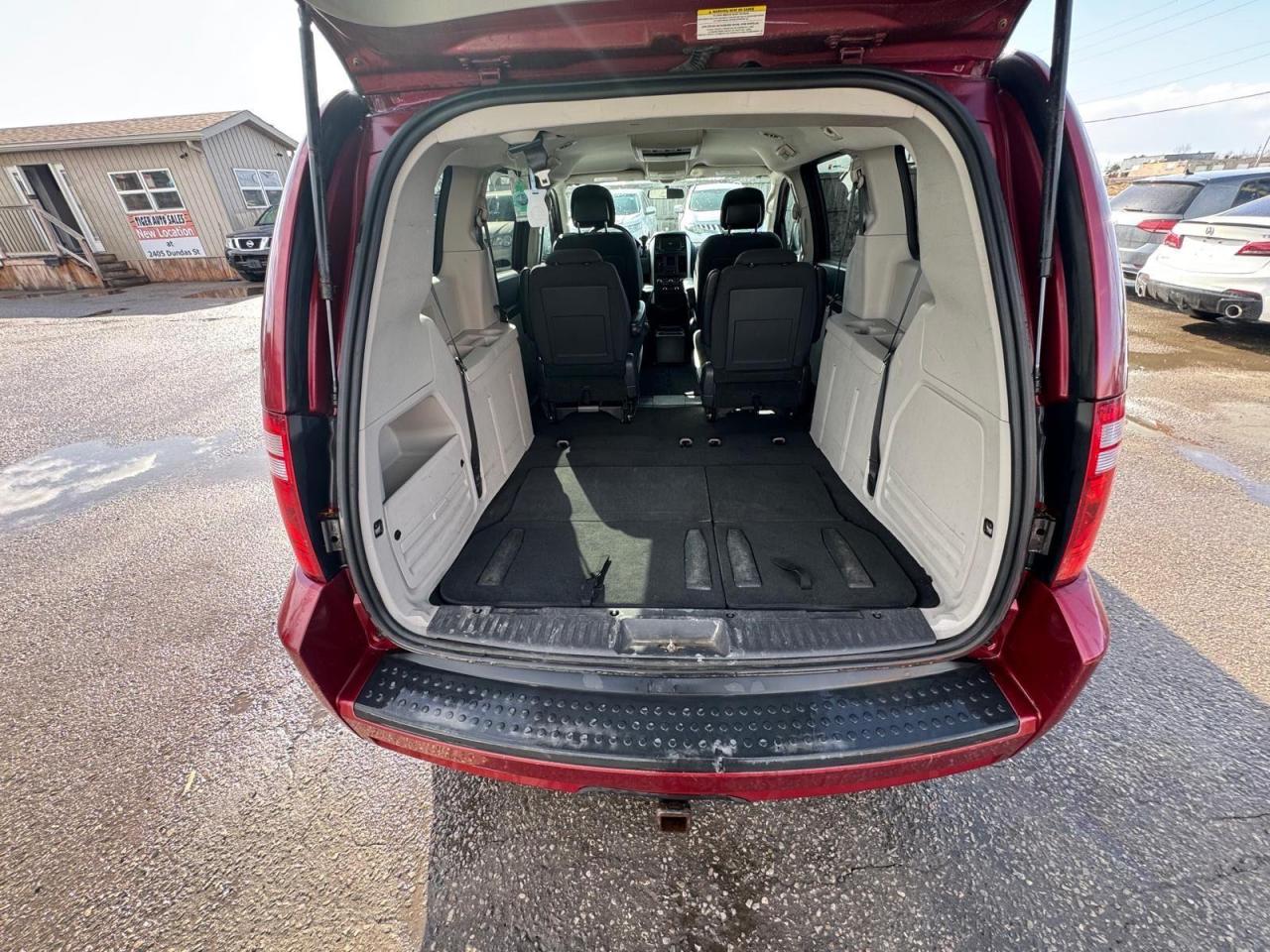 2010 Dodge Grand Caravan SXT, NO ACCIDENTS, RUNS GOOD, AS IS - Photo #17