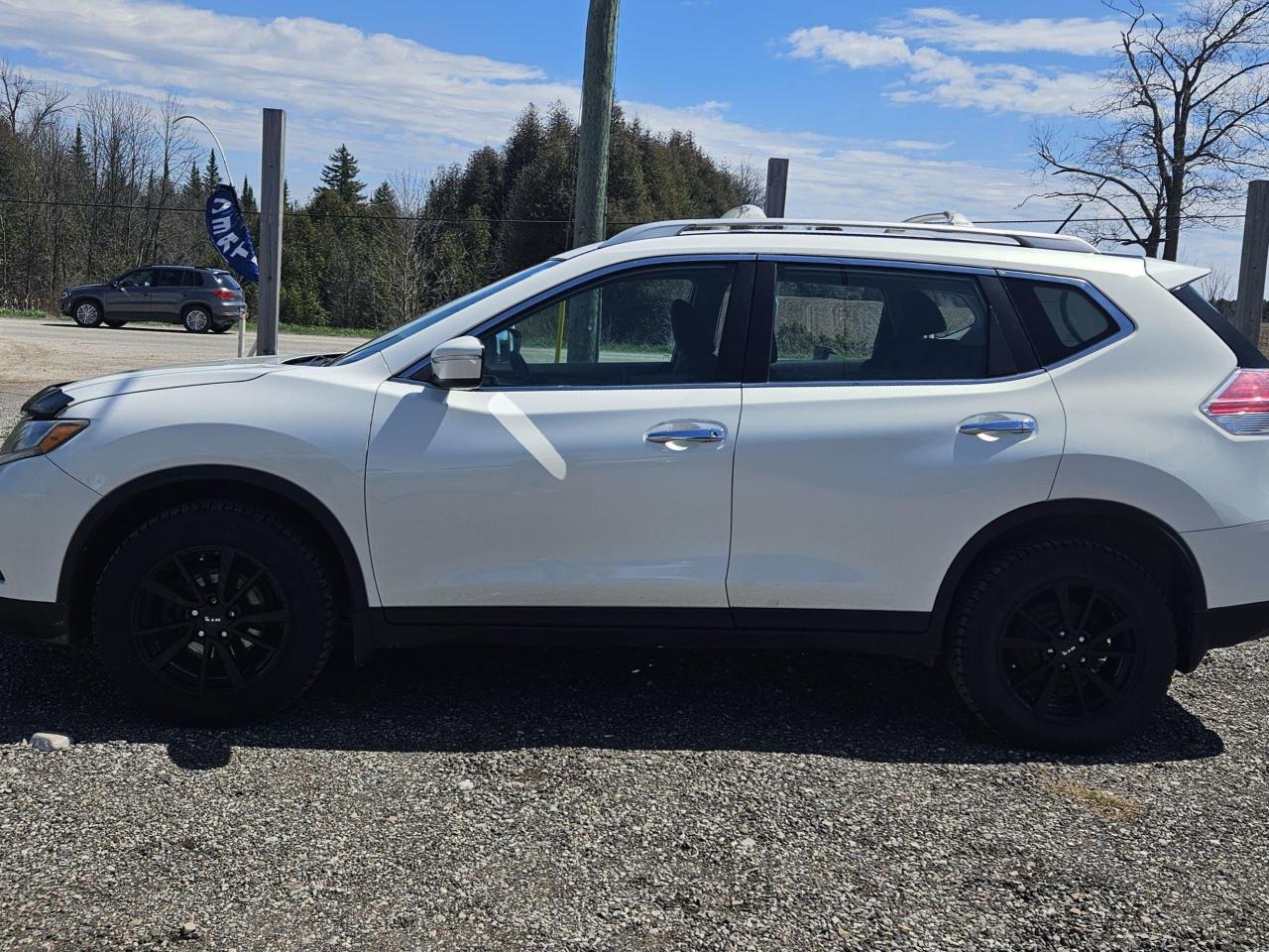 2014 Nissan Rogue  Photo2
