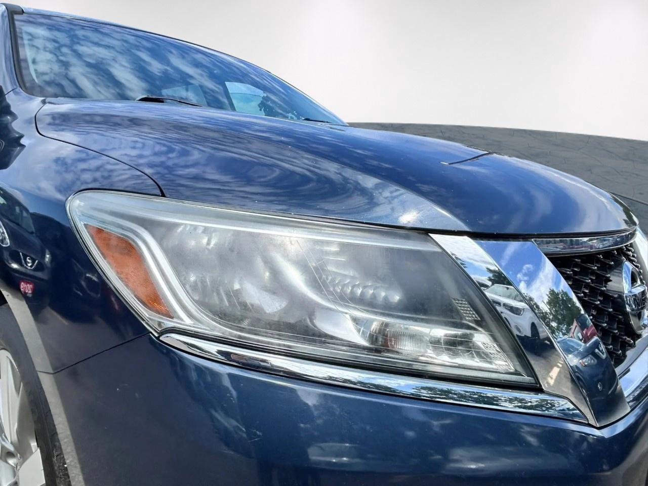 2015 Nissan Pathfinder SL Photo