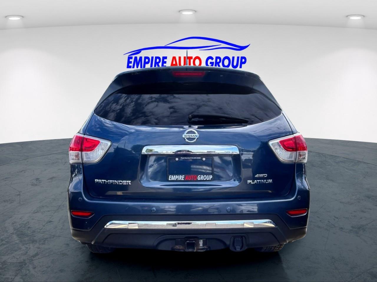 2015 Nissan Pathfinder SL Photo