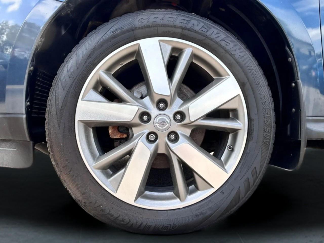 2015 Nissan Pathfinder SL Photo