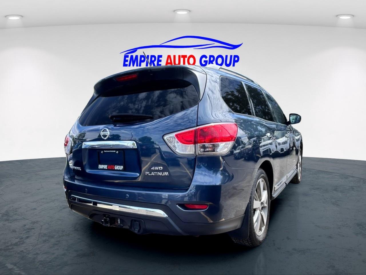 2015 Nissan Pathfinder SL Photo