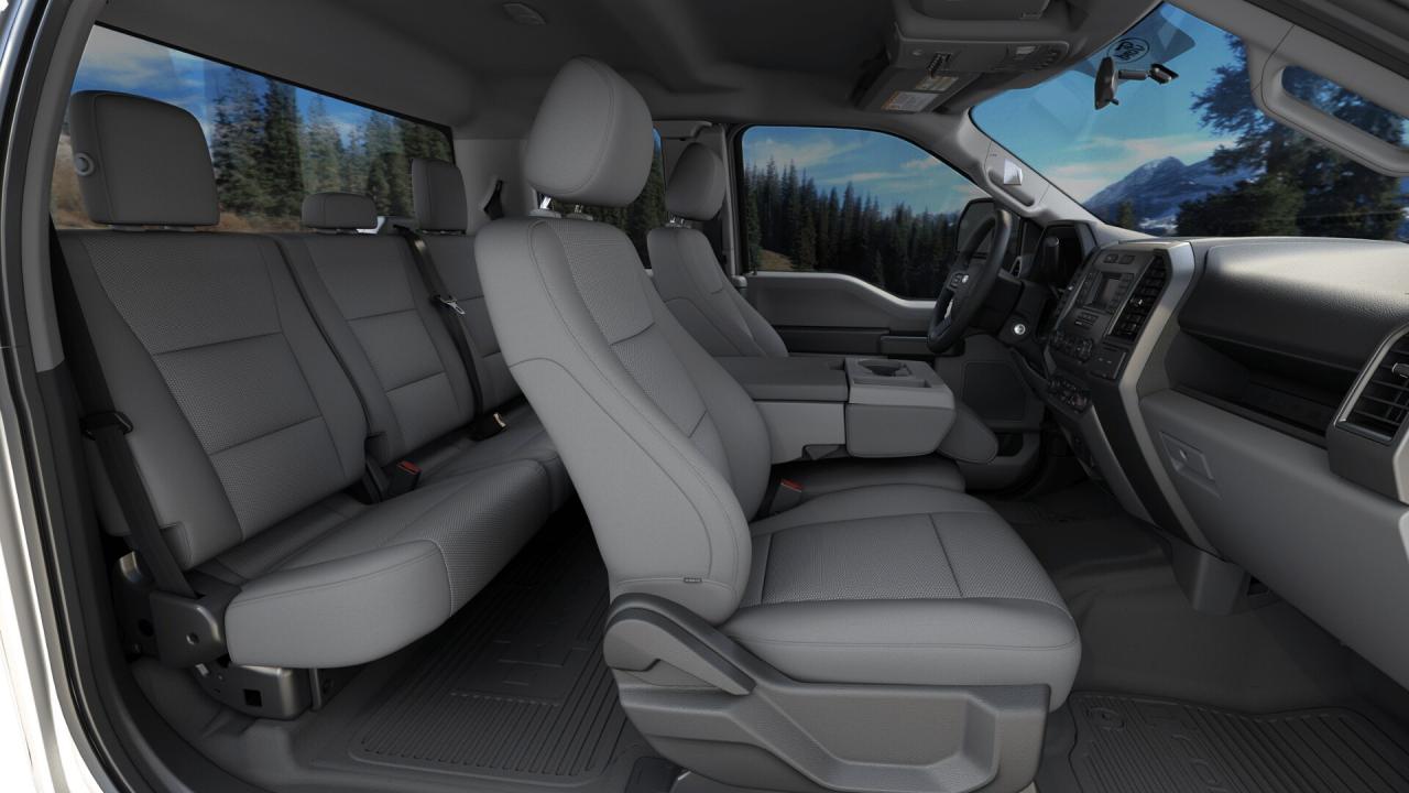 2022 Ford F-550 XL Photo