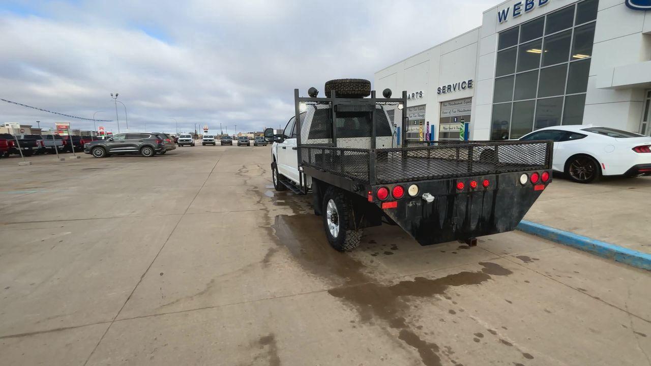 2023 Ford F-350 Super Duty SRW XLT 4WD Crew Cab 179 WB 60 CA Photo5