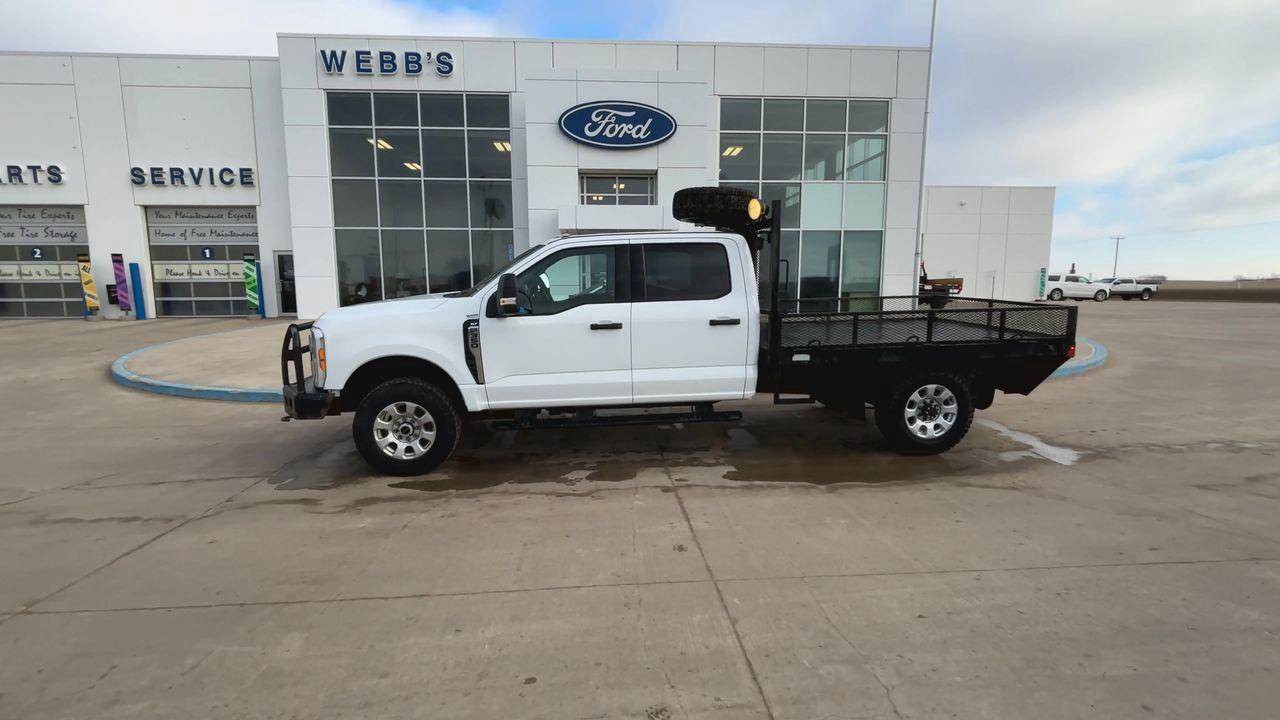 2023 Ford F-350 Super Duty SRW XLT 4WD Crew Cab 179 WB 60 CA Photo5