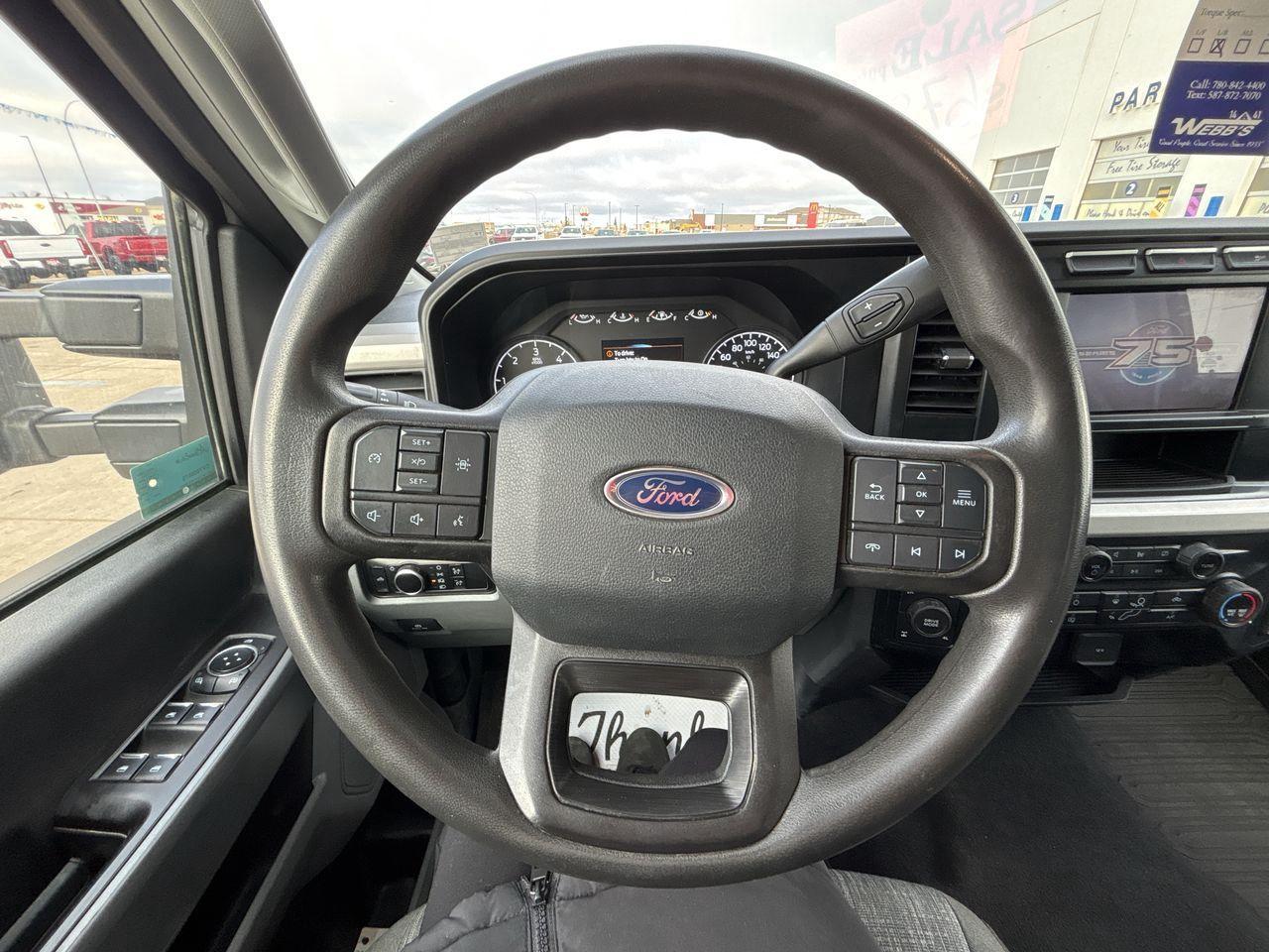 2023 Ford F-350 Super Duty SRW XLT 4WD Crew Cab 179 WB 60 CA Photo5