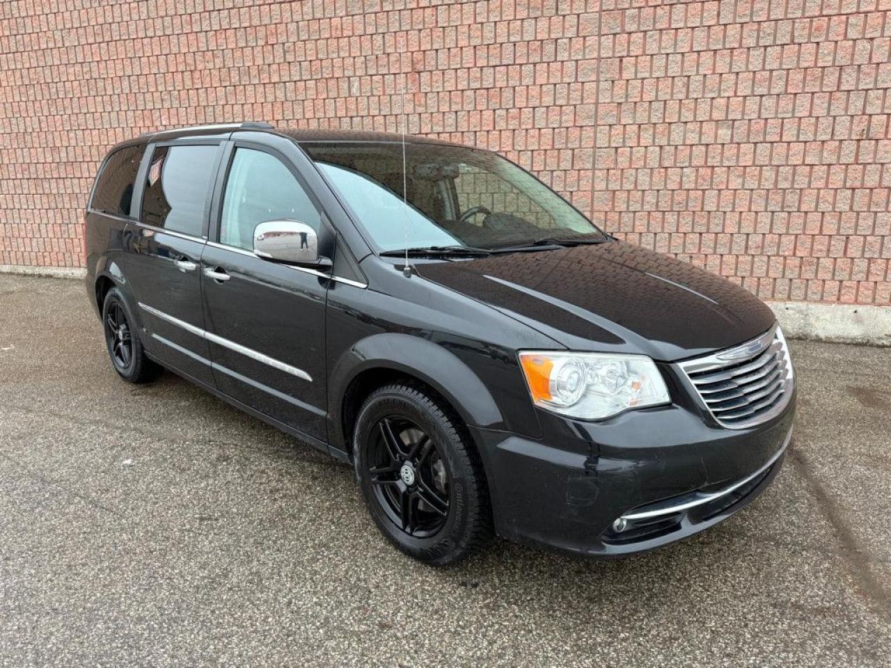 2014 Chrysler Town & Country LIMITED | TOP OF THE LINE | LEATHER | NAVI | REMOTE STARTER | HEATED SEATS | HEATED STEERING WHEEL | - Photo #8