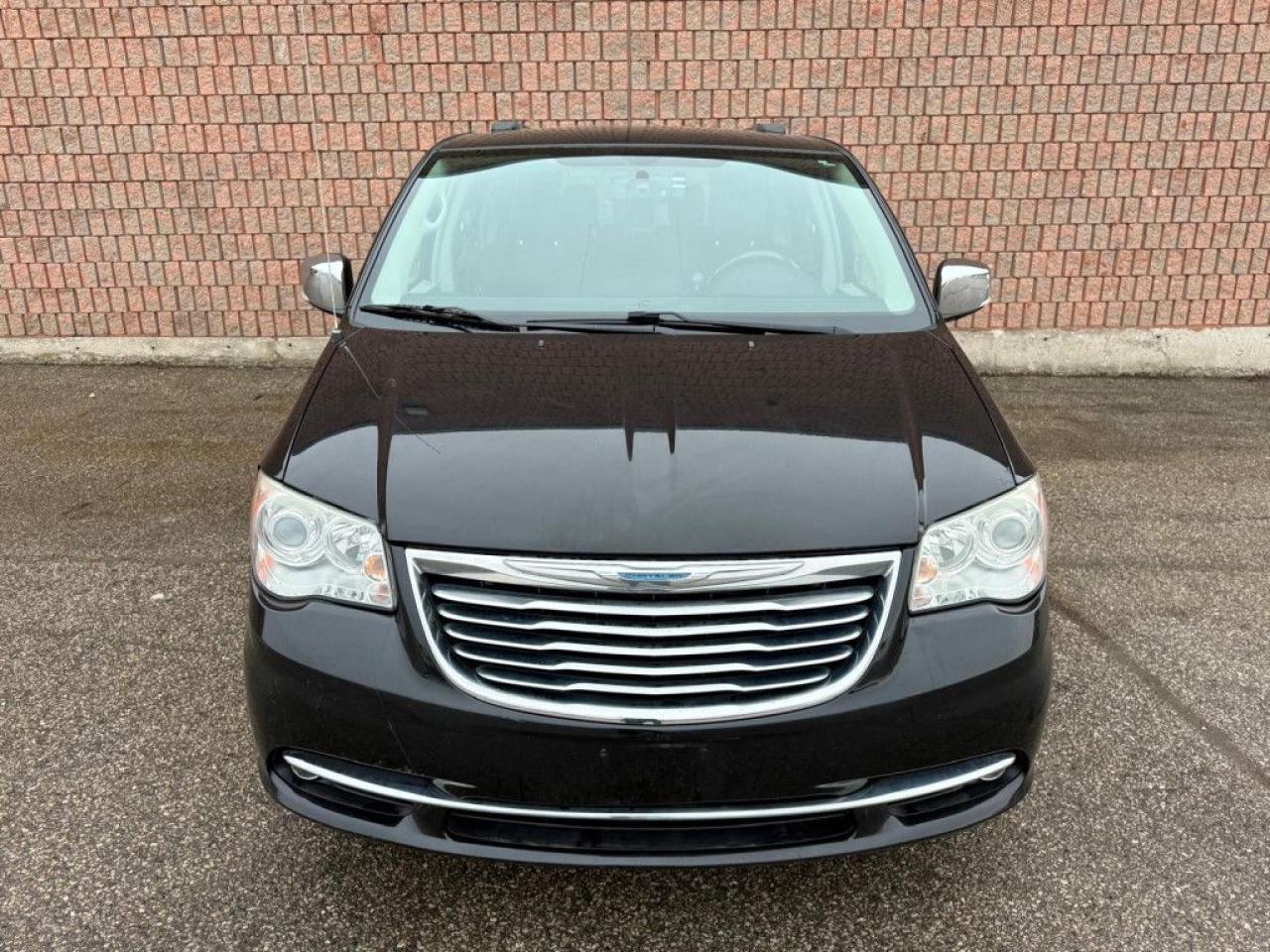 2014 Chrysler Town & Country LIMITED | TOP OF THE LINE | LEATHER | NAVI | REMOTE STARTER | HEATED SEATS | HEATED STEERING WHEEL | - Photo #9