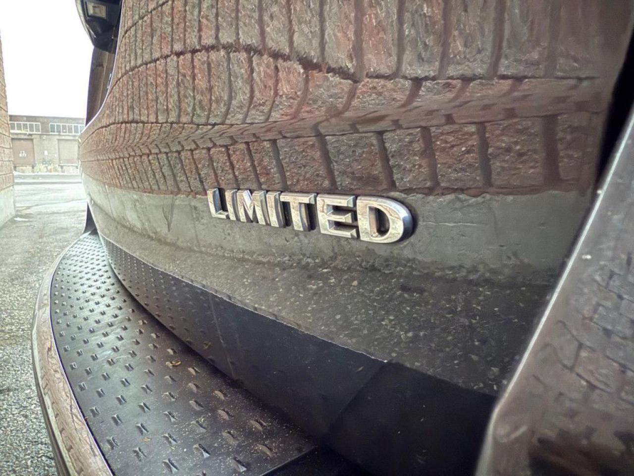 2014 Chrysler Town & Country LIMITED | TOP OF THE LINE | LEATHER | NAVI | REMOTE STARTER | HEATED SEATS | HEATED STEERING WHEEL | - Photo #12