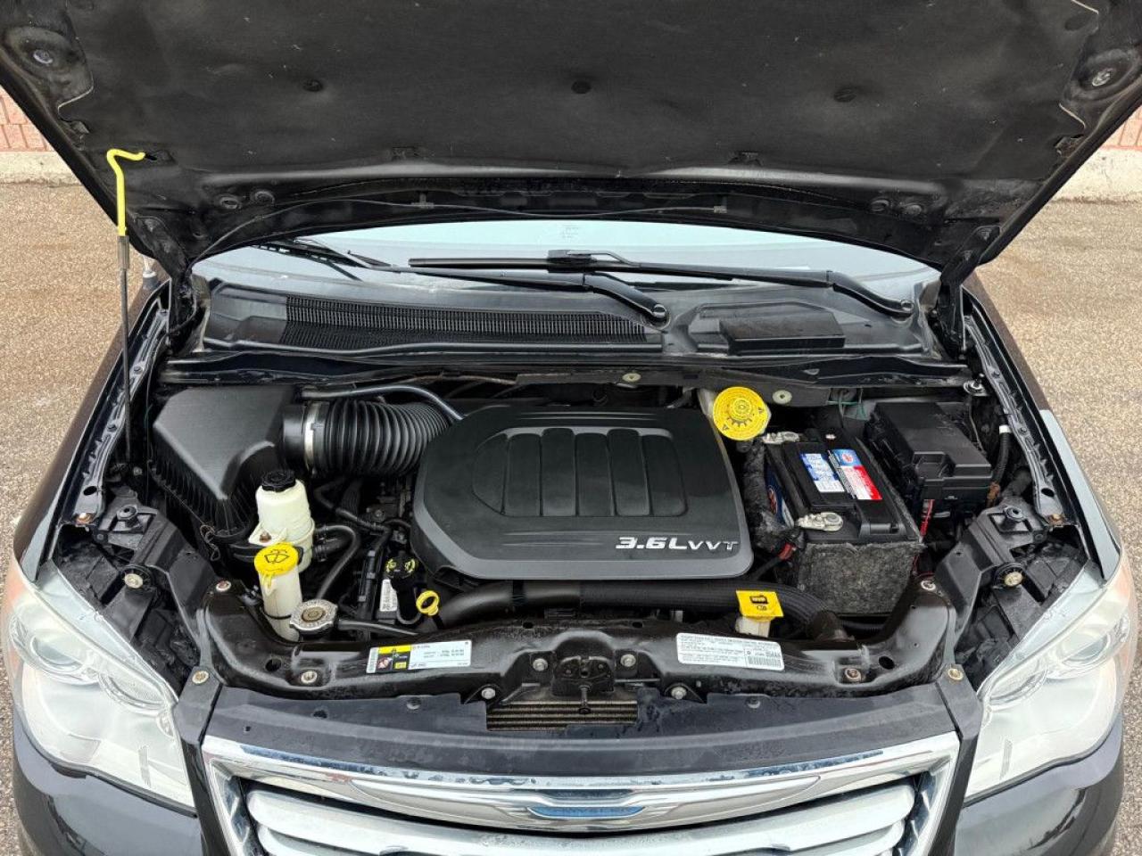 2014 Chrysler Town & Country LIMITED | TOP OF THE LINE | LEATHER | NAVI | REMOTE STARTER | HEATED SEATS | HEATED STEERING WHEEL | - Photo #15