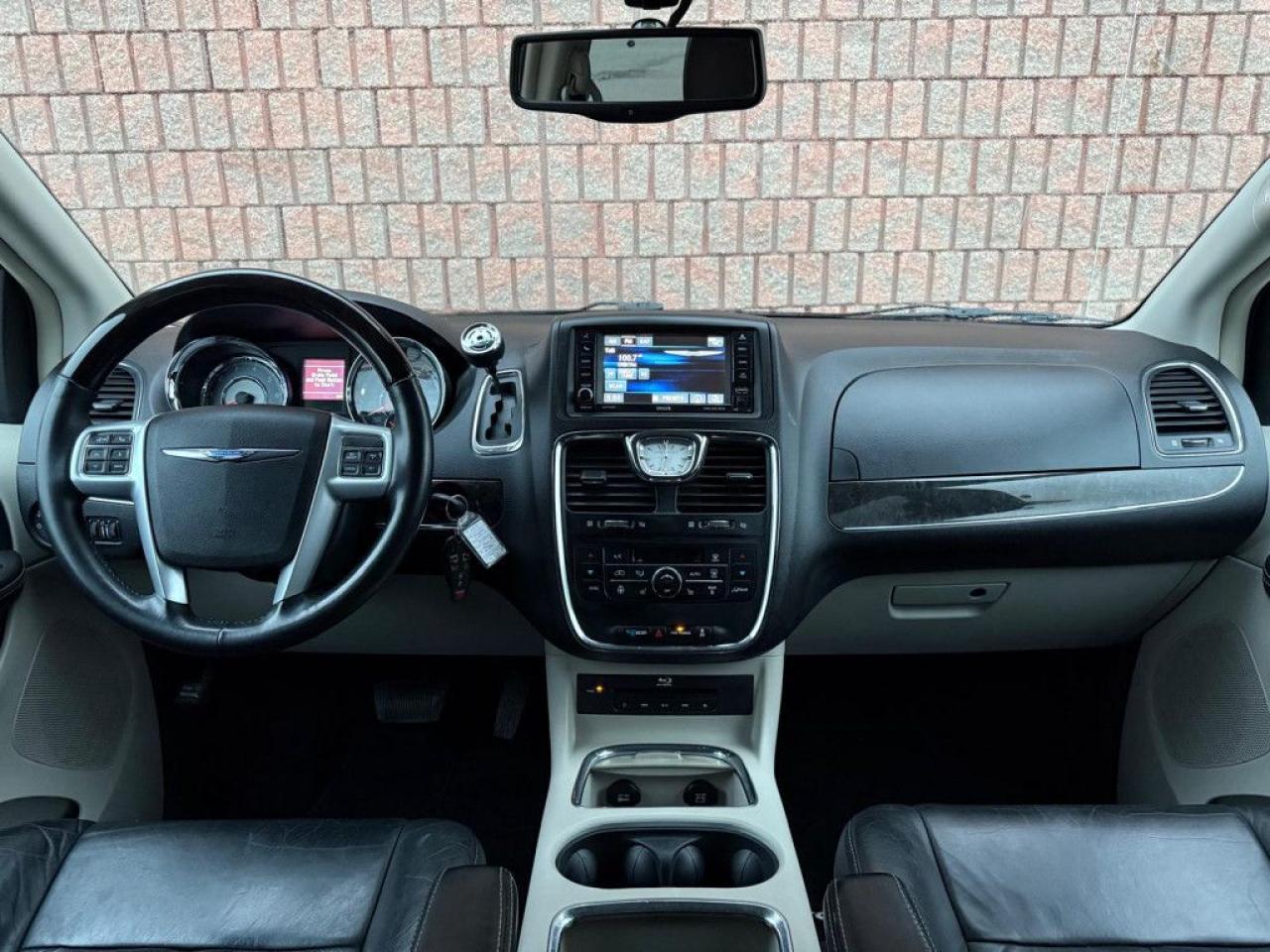 2014 Chrysler Town & Country LIMITED | TOP OF THE LINE | LEATHER | NAVI | REMOTE STARTER | HEATED SEATS | HEATED STEERING WHEEL | - Photo #16