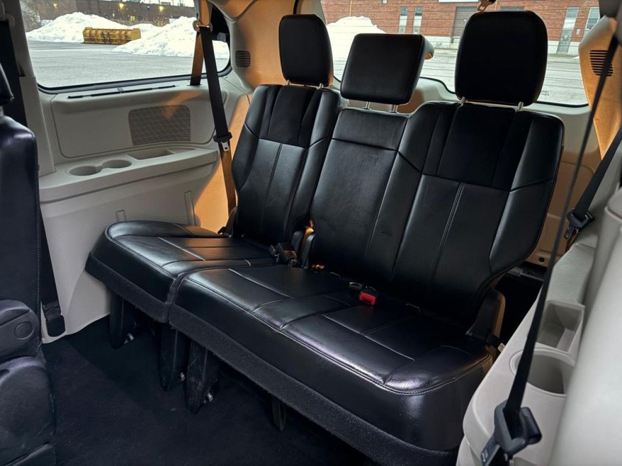 2014 Chrysler Town & Country LIMITED | TOP OF THE LINE | LEATHER | NAVI | REMOTE STARTER | HEATED SEATS | HEATED STEERING WHEEL | - Photo #18