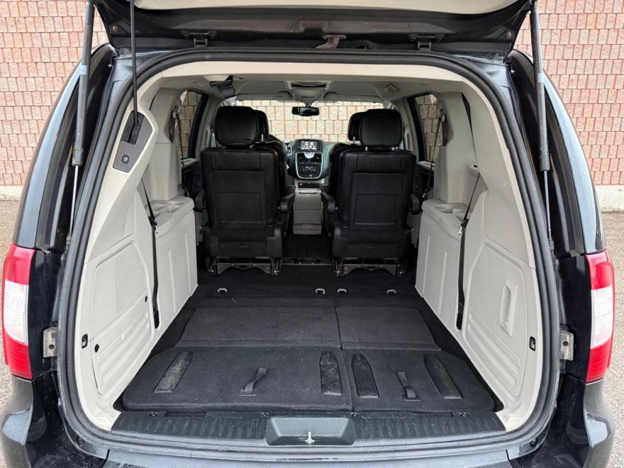 2014 Chrysler Town & Country LIMITED | TOP OF THE LINE | LEATHER | NAVI | REMOTE STARTER | HEATED SEATS | HEATED STEERING WHEEL | - Photo #20
