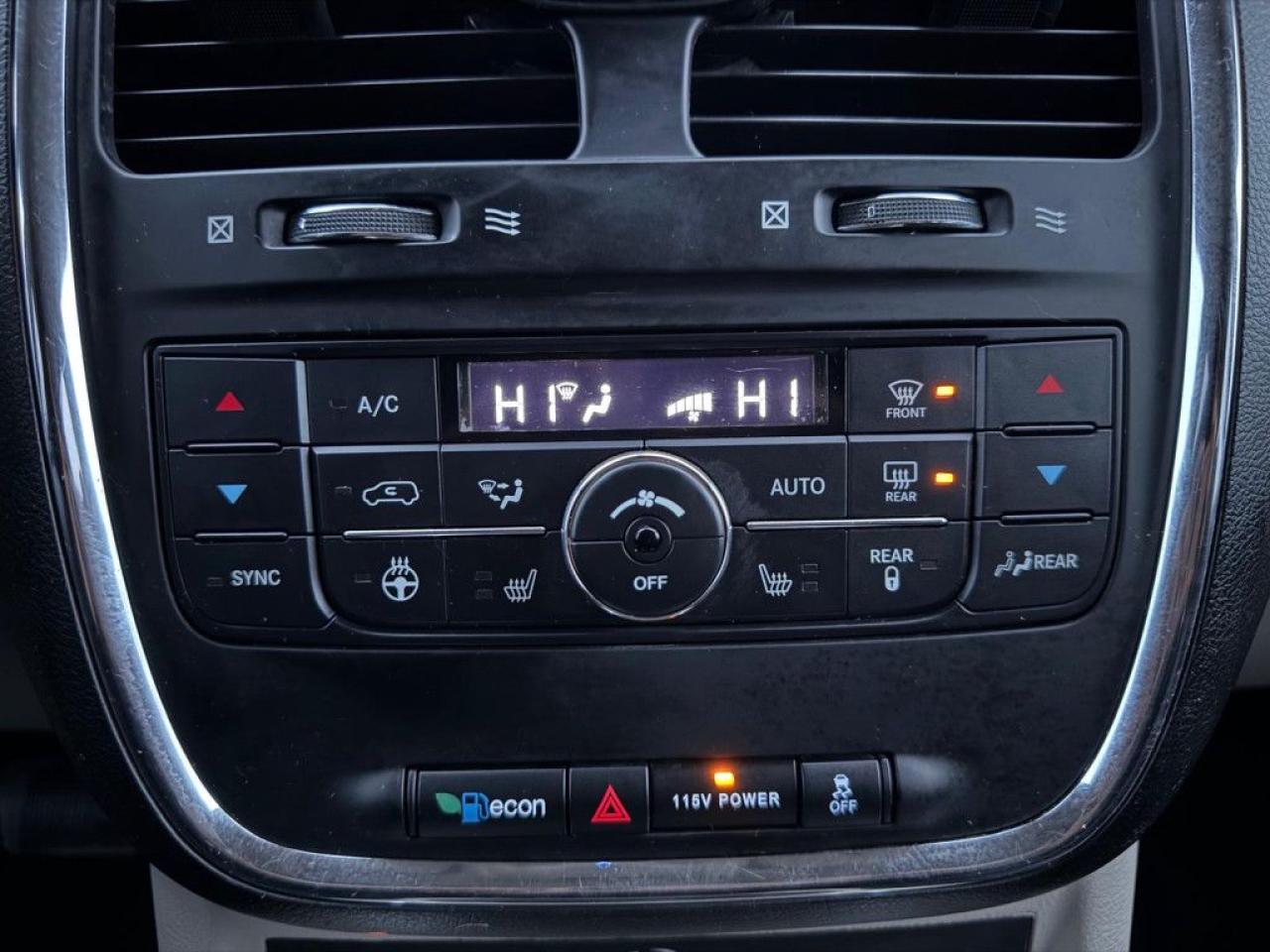 2014 Chrysler Town & Country LIMITED | TOP OF THE LINE | LEATHER | NAVI | REMOTE STARTER | HEATED SEATS | HEATED STEERING WHEEL | - Photo #26