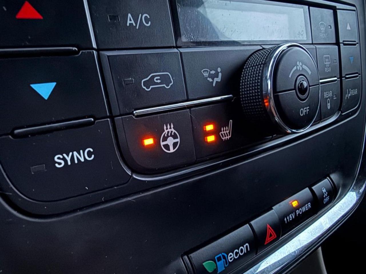 2014 Chrysler Town & Country LIMITED | TOP OF THE LINE | LEATHER | NAVI | REMOTE STARTER | HEATED SEATS | HEATED STEERING WHEEL | - Photo #27
