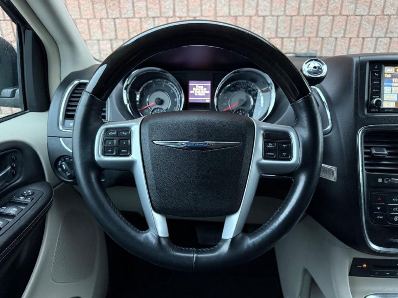 2014 Chrysler Town & Country LIMITED | TOP OF THE LINE | LEATHER | NAVI | REMOTE STARTER | HEATED SEATS | HEATED STEERING WHEEL | - Photo #28