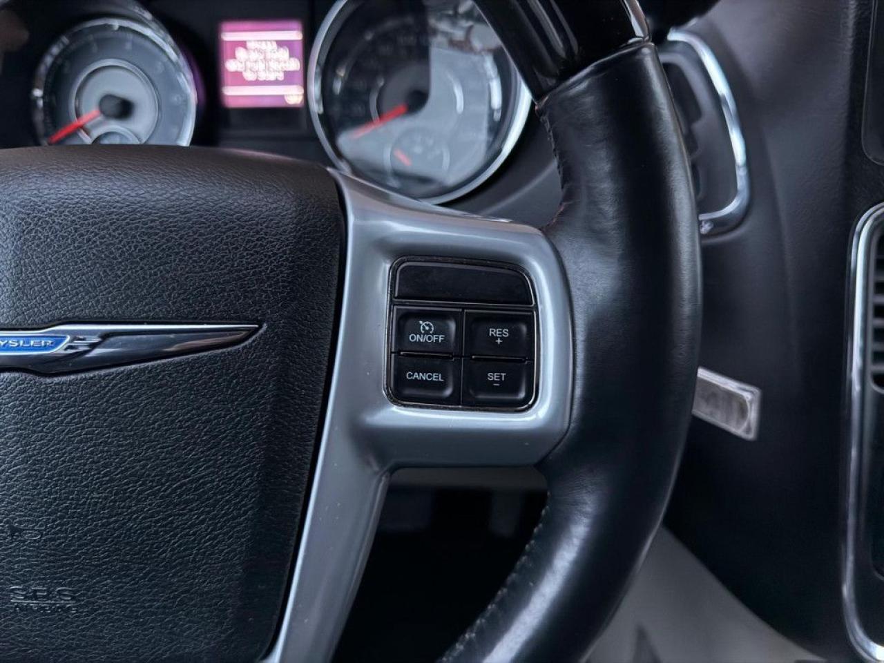 2014 Chrysler Town & Country LIMITED | TOP OF THE LINE | LEATHER | NAVI | REMOTE STARTER | HEATED SEATS | HEATED STEERING WHEEL | - Photo #30