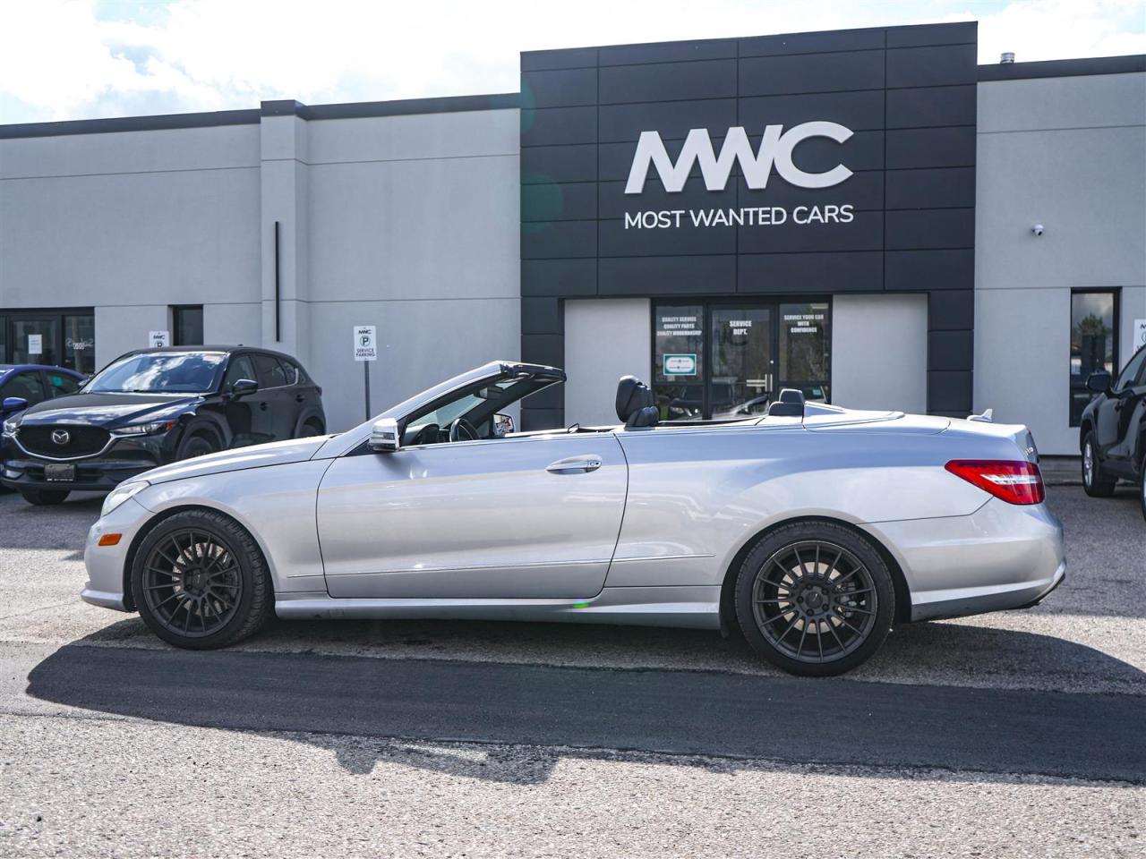 2011 Mercedes-Benz E550 CONVERTIBLE | 5.5L V8 382HP | NO ACCIDENTS | 17 SERVICE RECORDS Photo