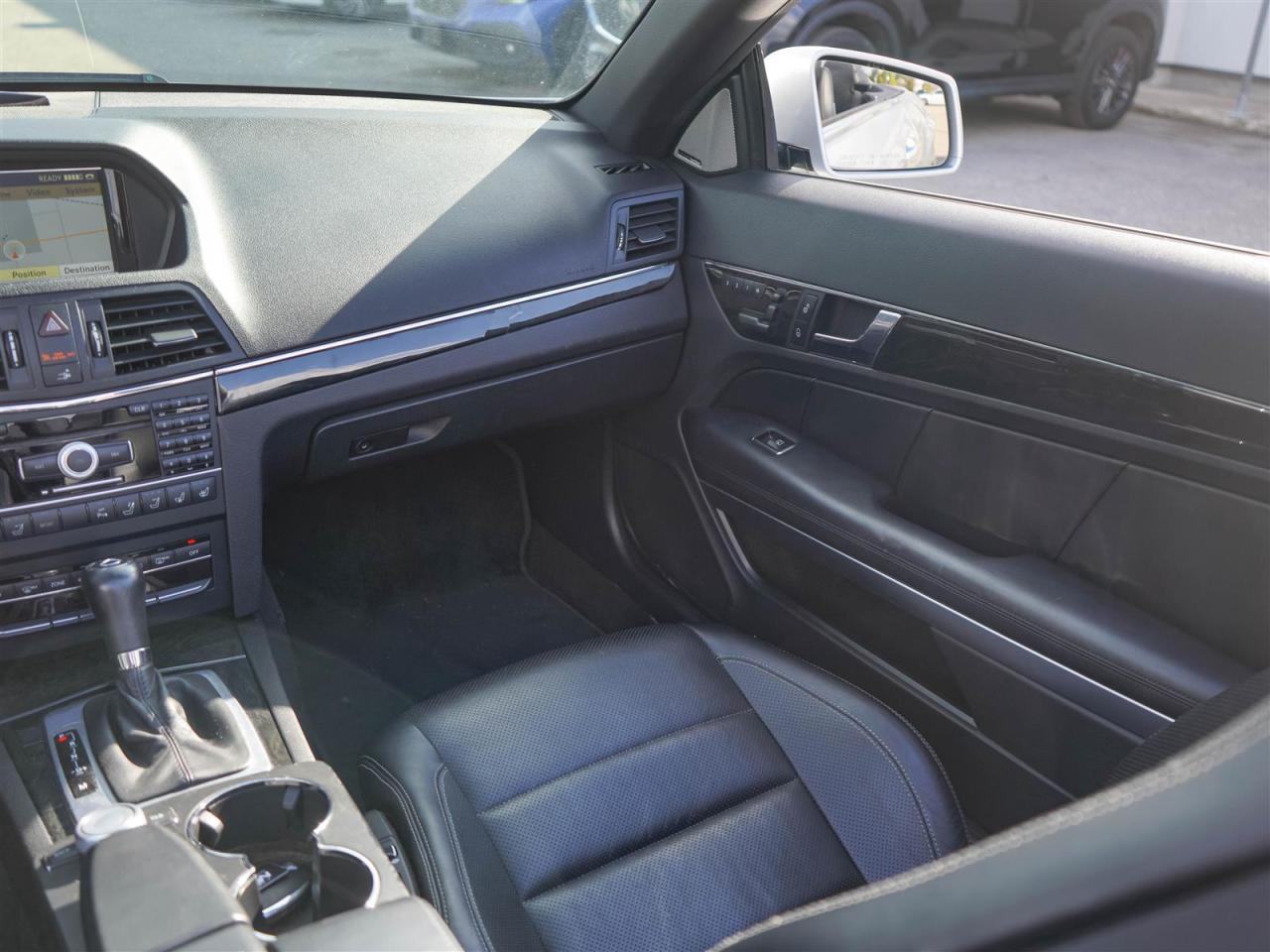 2011 Mercedes-Benz E550 CONVERTIBLE | 5.5L V8 382HP | NO ACCIDENTS | 17 SERVICE RECORDS Photo