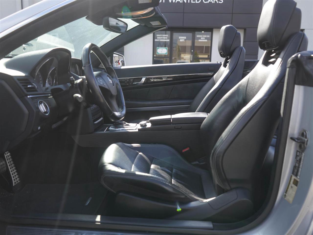 2011 Mercedes-Benz E550 CONVERTIBLE | 5.5L V8 382HP | NO ACCIDENTS | 17 SERVICE RECORDS Photo