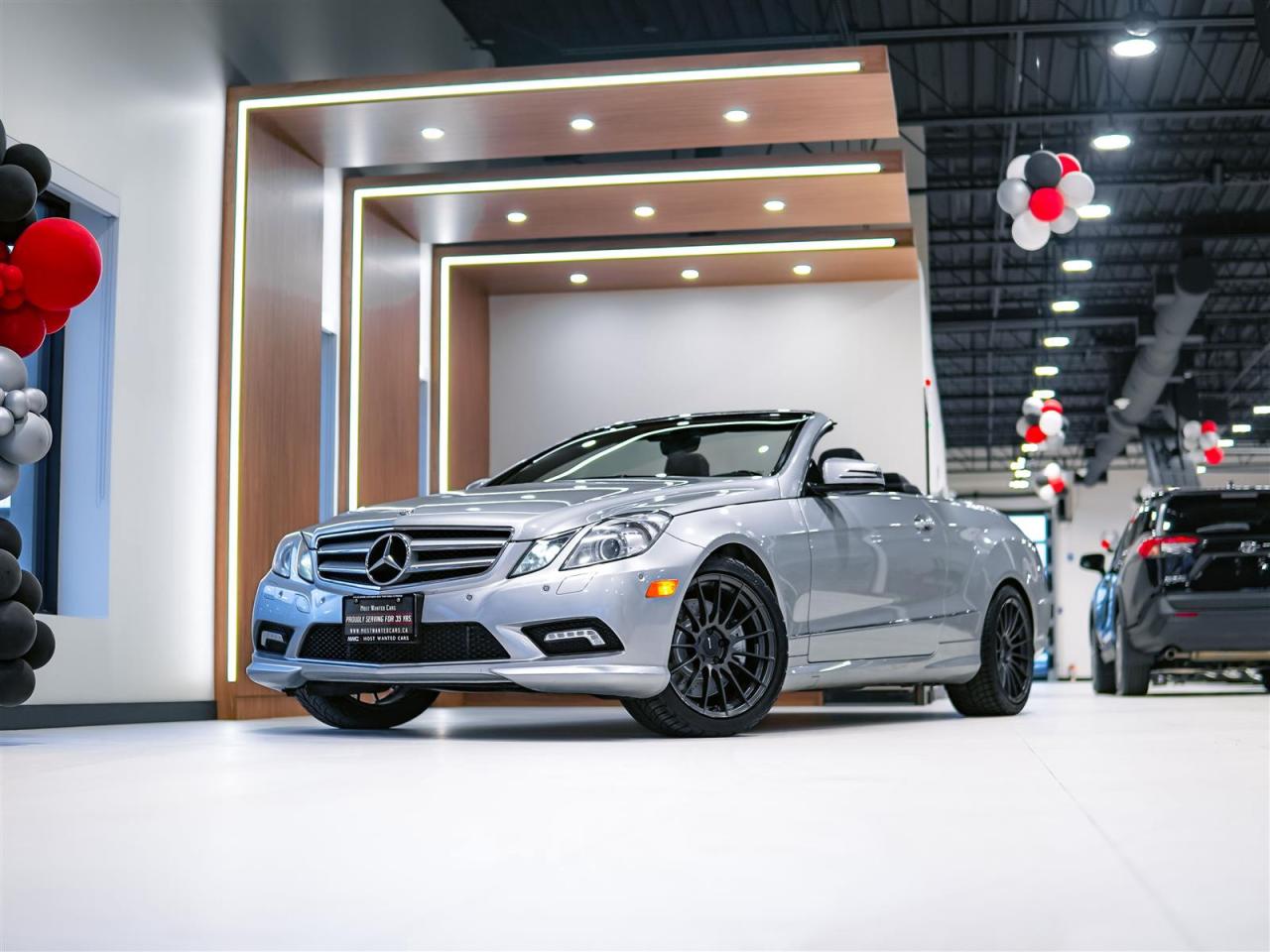 2011 Mercedes-Benz E550 CONVERTIBLE | 5.5L V8 382HP | NO ACCIDENTS | 17 SERVICE RECORDS Photo