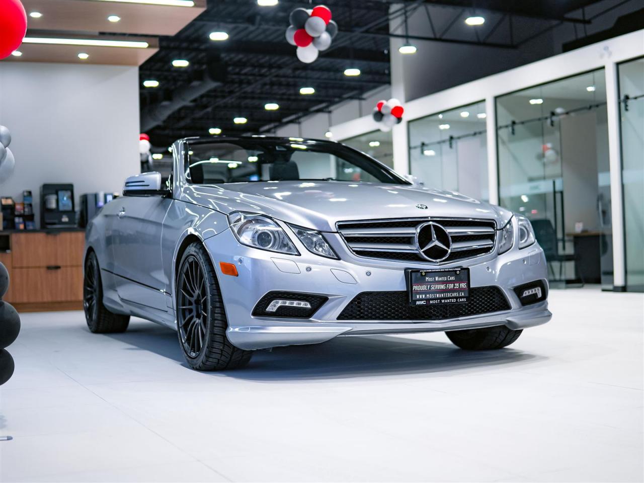 2011 Mercedes-Benz E550 CONVERTIBLE | 5.5L V8 382HP | NO ACCIDENTS | 17 SERVICE RECORDS Photo