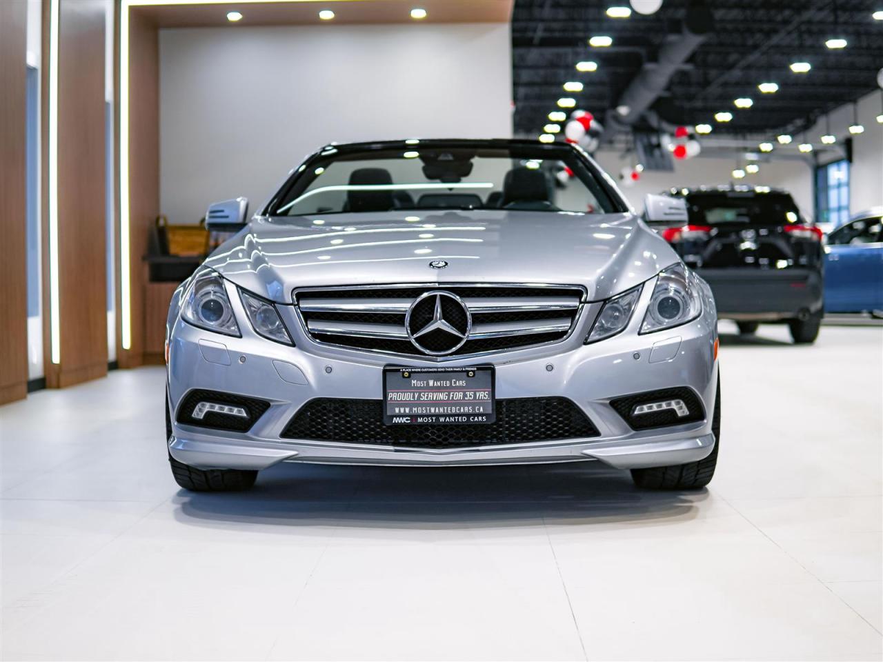 2011 Mercedes-Benz E550 CONVERTIBLE | 5.5L V8 382HP | NO ACCIDENTS | 17 SERVICE RECORDS Photo