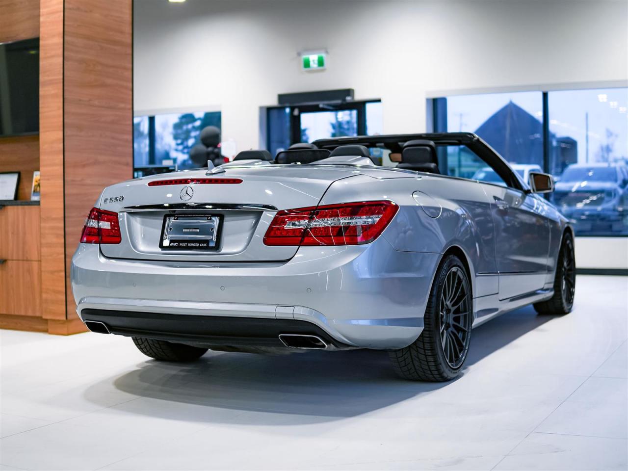 2011 Mercedes-Benz E550 CONVERTIBLE | 5.5L V8 382HP | NO ACCIDENTS | 17 SERVICE RECORDS Photo