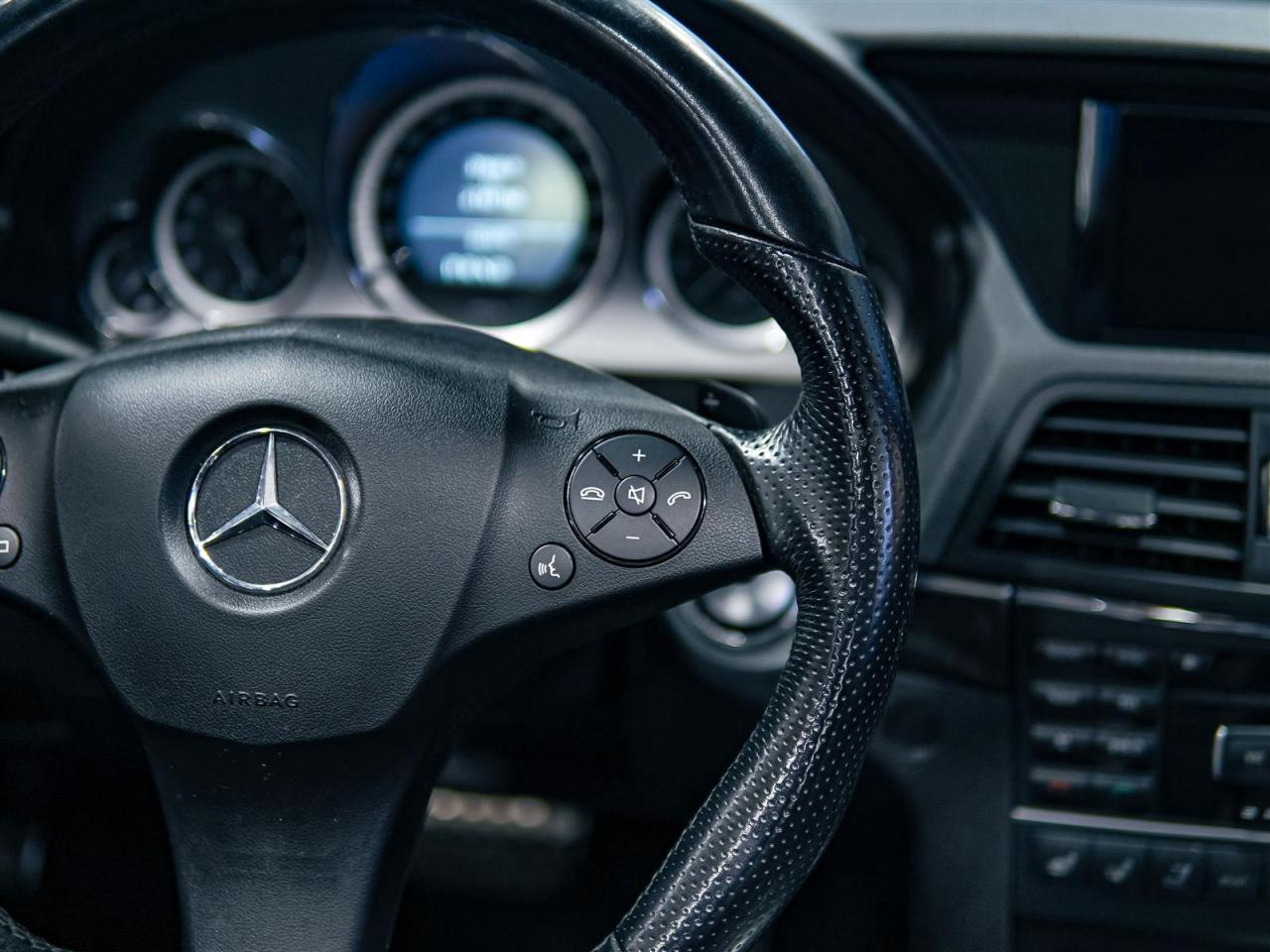 2011 Mercedes-Benz E550 CONVERTIBLE | 5.5L V8 382HP | NO ACCIDENTS | 17 SERVICE RECORDS Photo