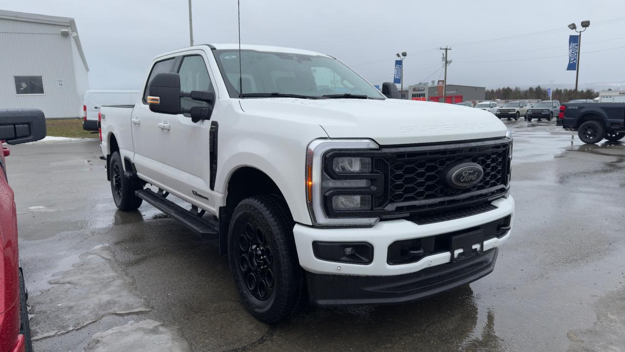 2025 Ford SUPERDUTY F-250® Lariat® Photo