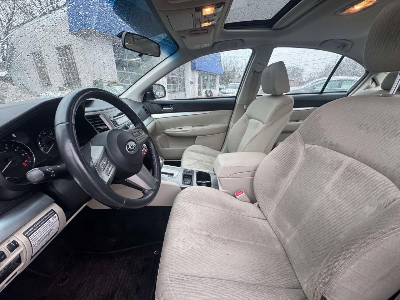 2011 Subaru Legacy 4dr Sdn H4 Auto 2.5i Prem AWP/Pwr Moon - Photo #12