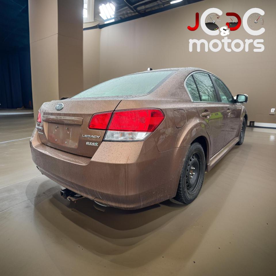 2011 Subaru Legacy 4dr Sdn H4 Auto 2.5i Prem AWP/Pwr Moon - Photo #7