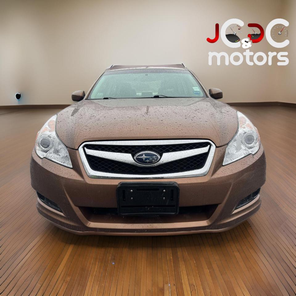 2011 Subaru Legacy 4dr Sdn H4 Auto 2.5i Prem AWP/Pwr Moon - Photo #2
